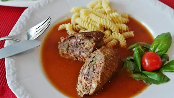 Guss-Kasserolle Rouladen Guss-Kasserolle Rouladen