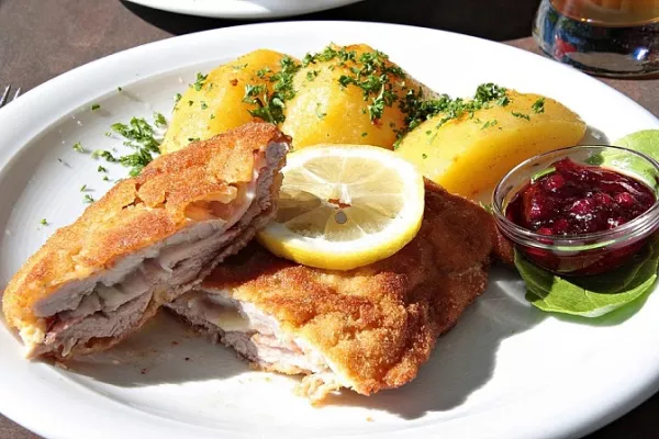 Guss-Hochrandpfanne quadratisch Schnitzel Guss-Hochrandpfanne quadratisch Schnitzel